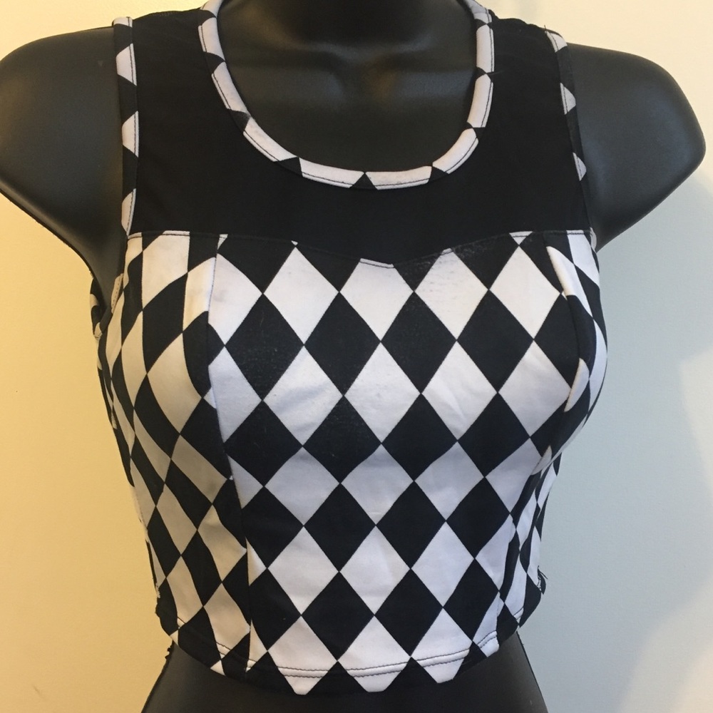 Diamond print crop top with mesh neckline